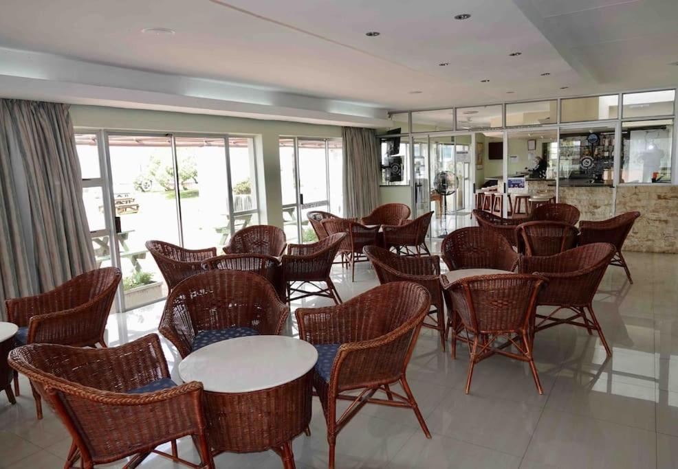 Whales & Waves Hermanus Exterior foto