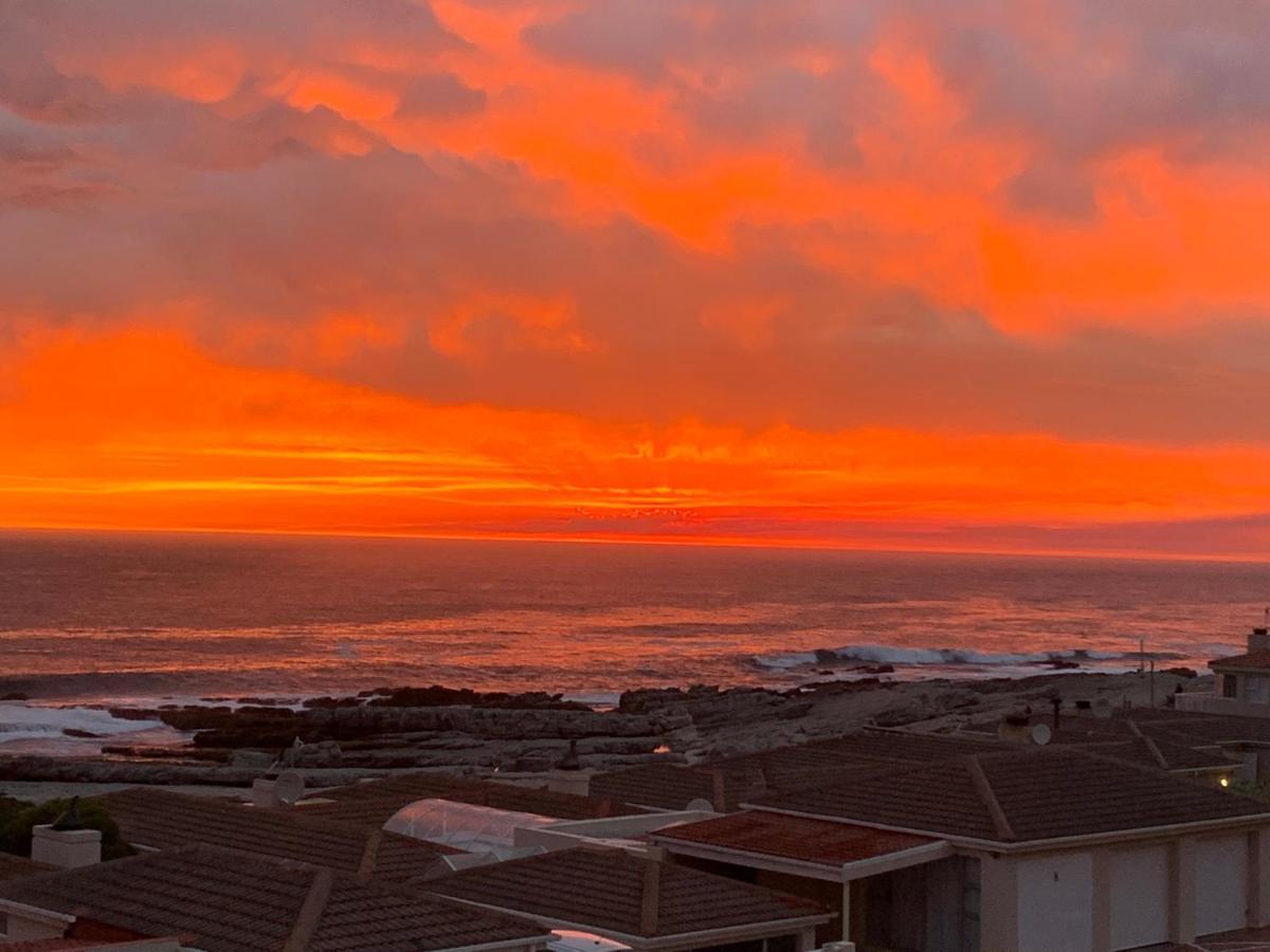 Whales & Waves Hermanus Exterior foto